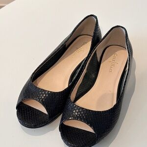 Cole Hans open toe flats - used / size 5